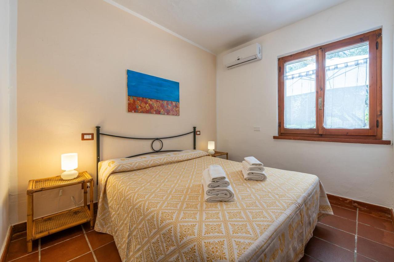 Damiano Holiday House Porto Columbu - Perd'E Sali Esterno foto