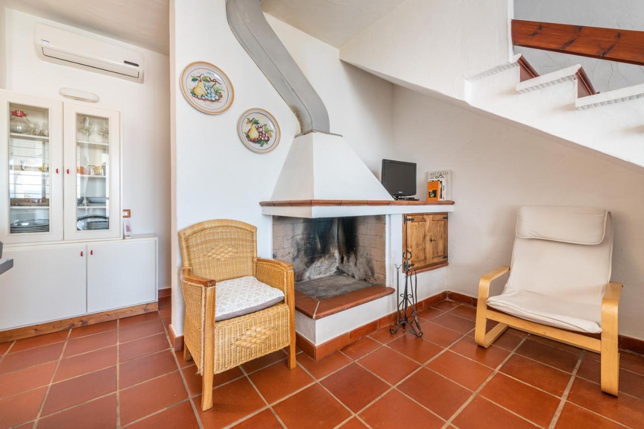 Damiano Holiday House Porto Columbu - Perd'E Sali Esterno foto