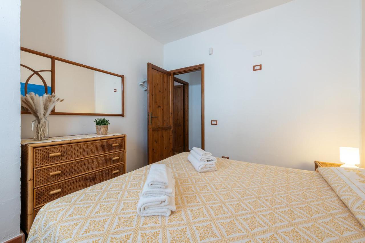 Damiano Holiday House Porto Columbu - Perd'E Sali Esterno foto
